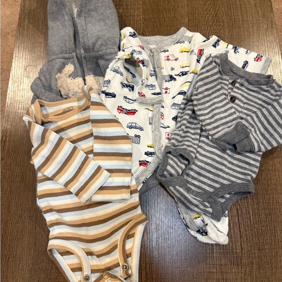 Carter's Other - Carter's Gray, White, and Brown Kids Footies Set